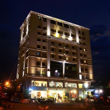 De Sovrani Hotel Kolkata Bagian luar foto