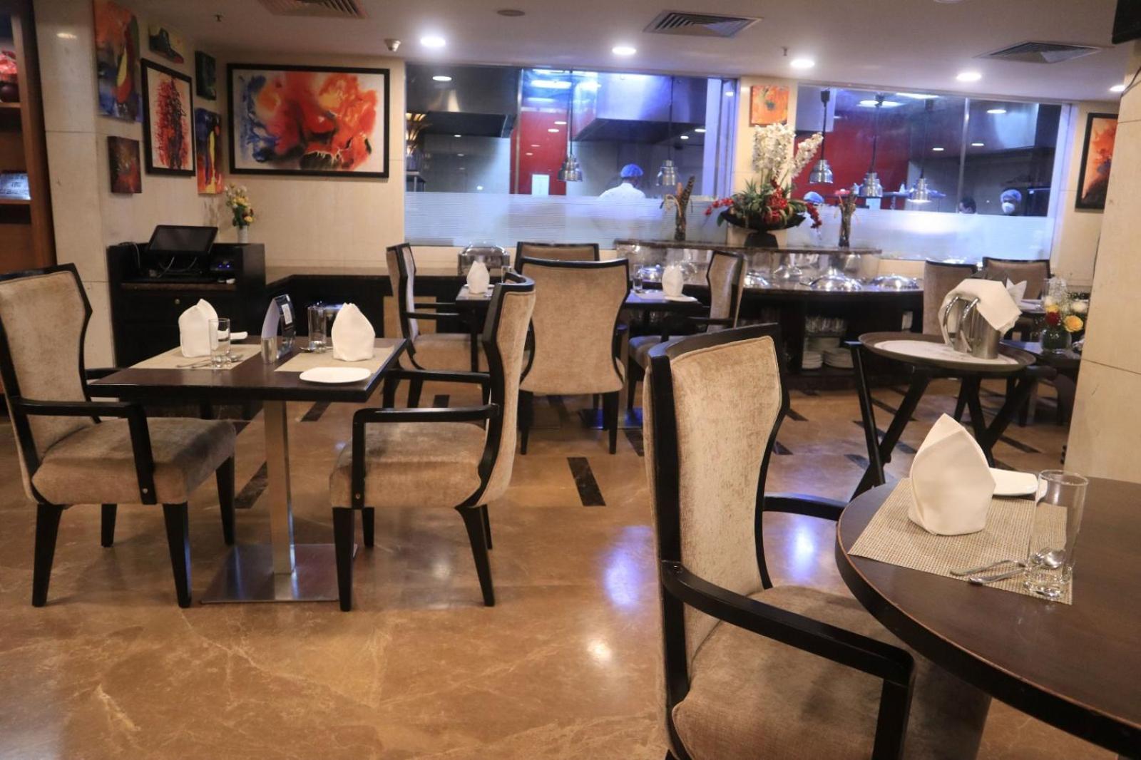 De Sovrani Hotel Kolkata Bagian luar foto